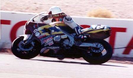 Steve on the YZF-600 during the 24 hour race at WSIR